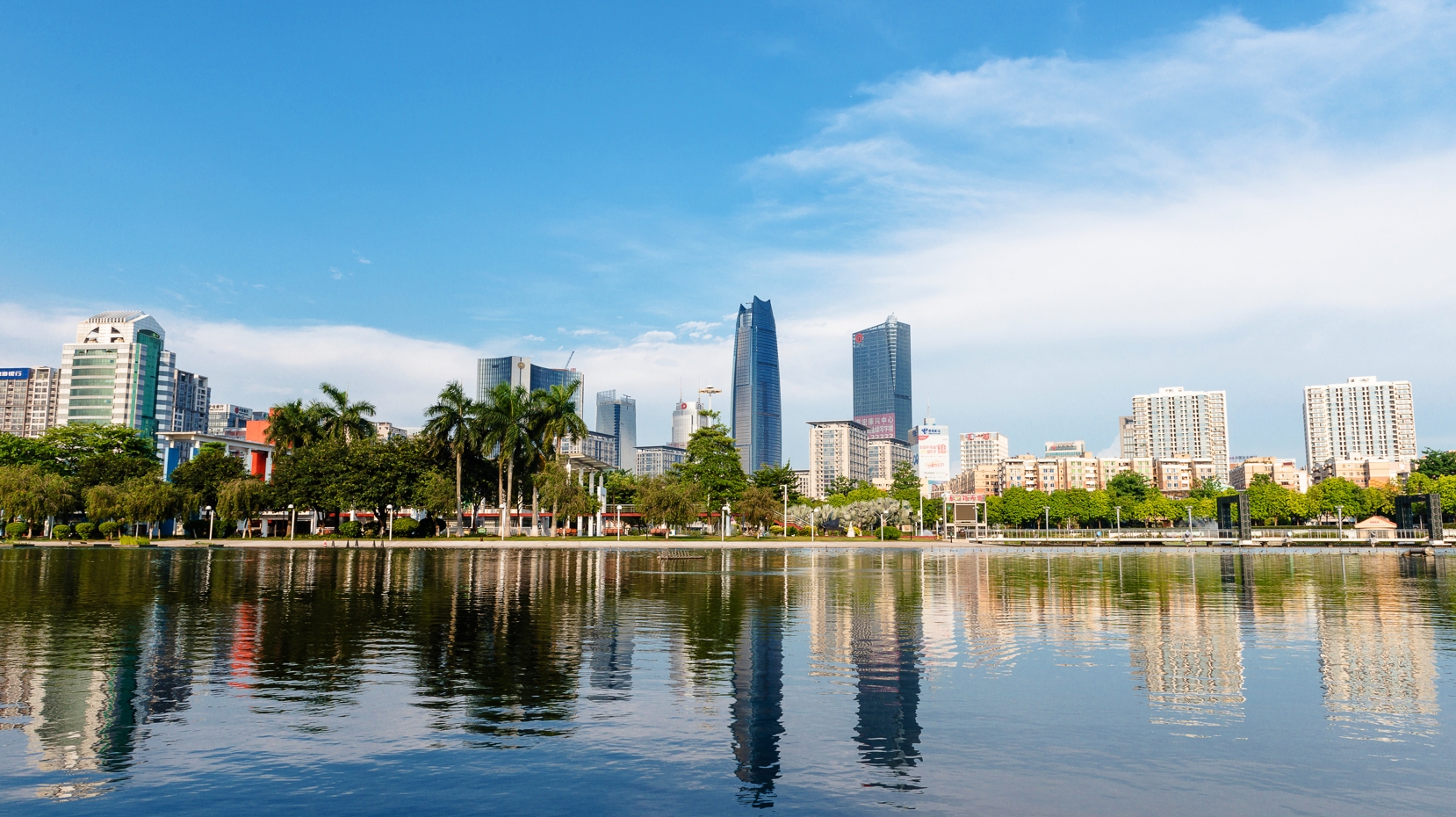 人工智能與機(jī)器人技術(shù)：重塑未來(lái)的智能生活